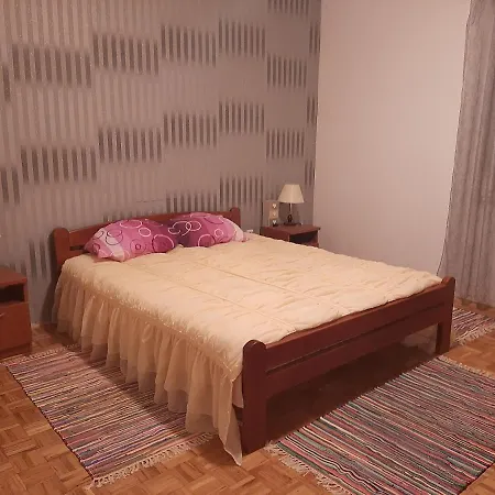 Lejlighed Sarko *